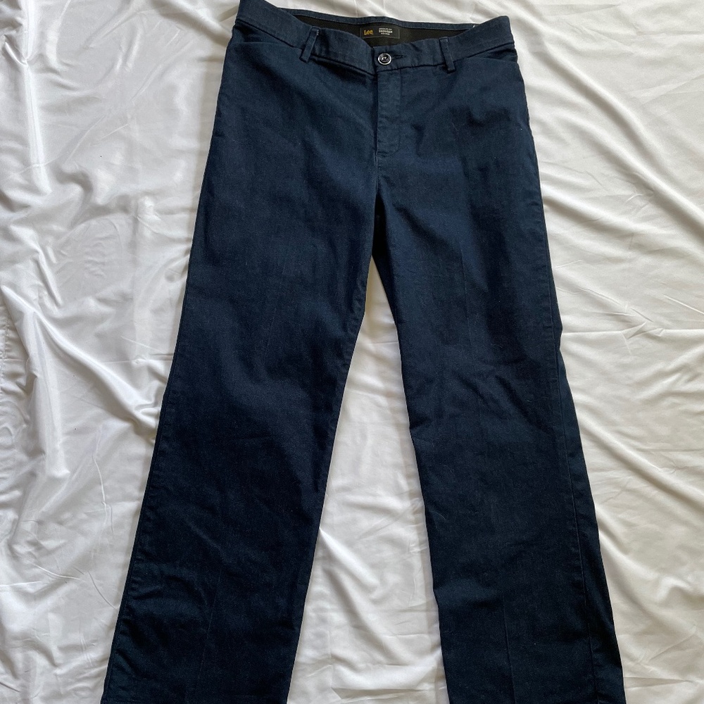EUC Lee Regular Fit Mid-Rise Trousers Flex Motion Size 10 Short